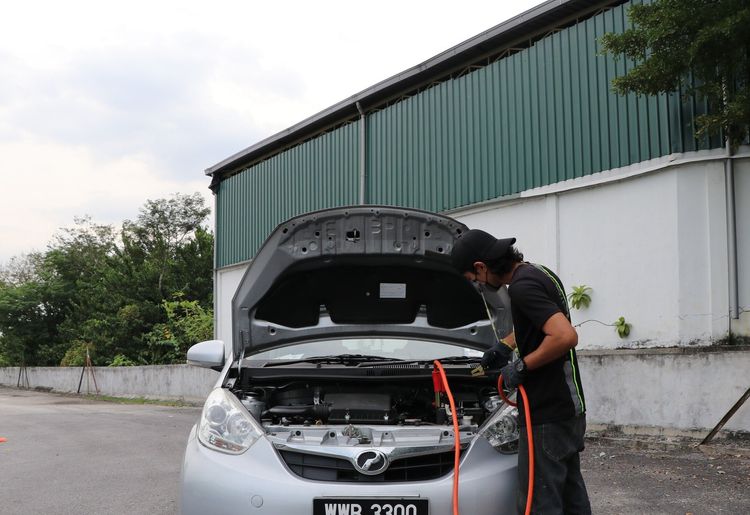medium_juruteknik-rsa-bantu-jump-start-kereta